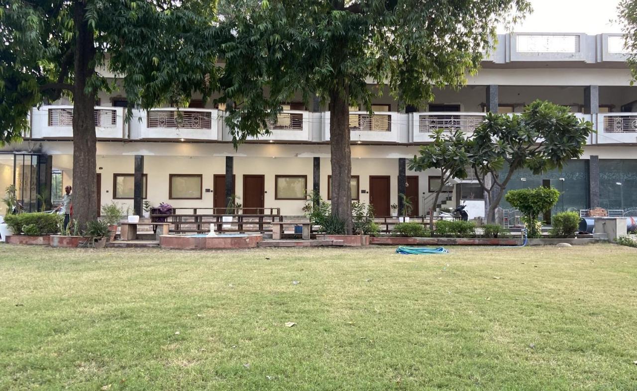 The Kedar Resort Mathura Exterior photo