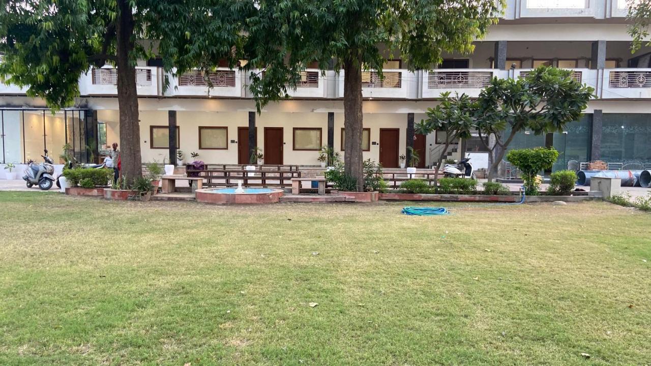 The Kedar Resort Mathura Exterior photo