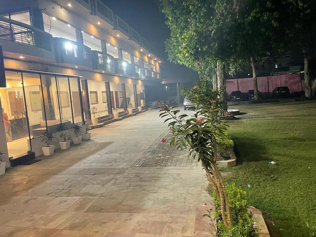 The Kedar Resort Mathura Exterior photo